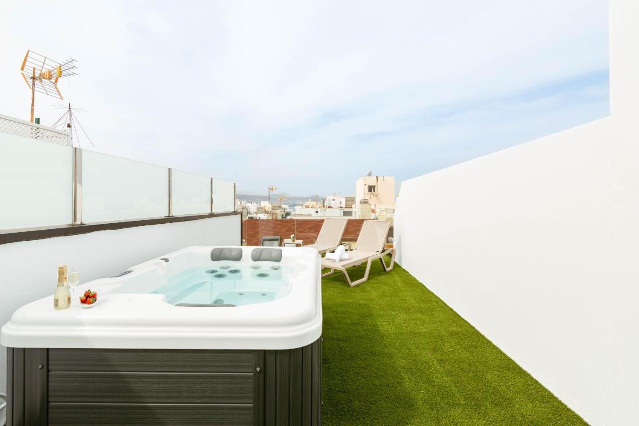 Appartamento Luxury Penthouse With Jacuzzi La Strada